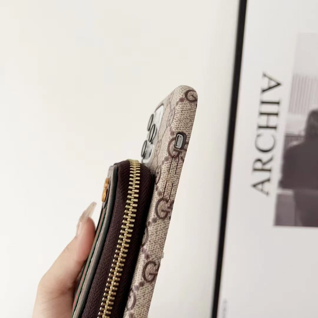 GC Zip Back Purse