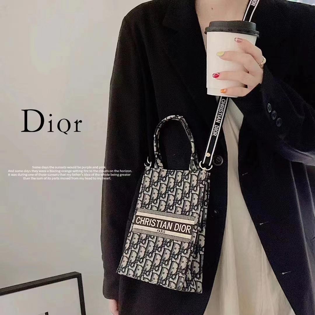 CD Classic Design Phone Bag