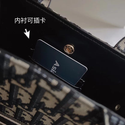 CD Classic Design Phone Bag